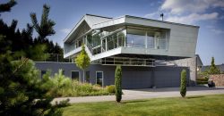 Villa in 629 East 83rd Street